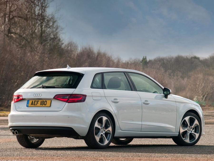  Audi A3 Sportback 1.8T (8V) 2013 года  (UK) (фото 7 из 11)